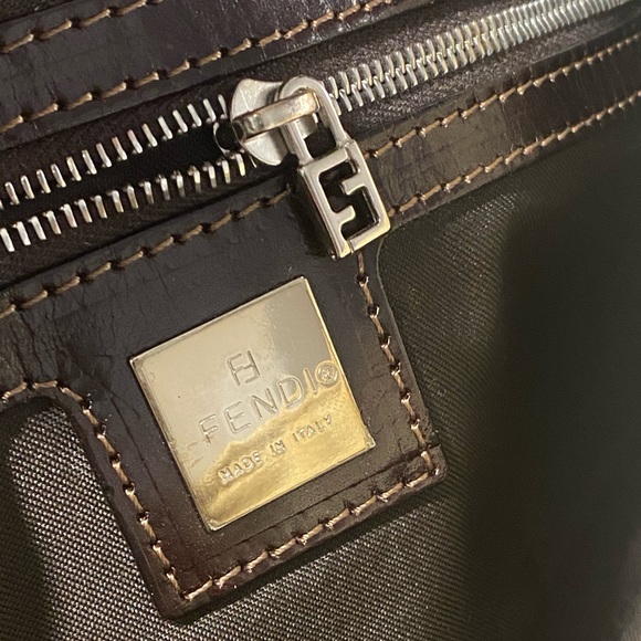 🛍SOLD🛍 Fendi Zucca Baguette - Picture 4 of 10